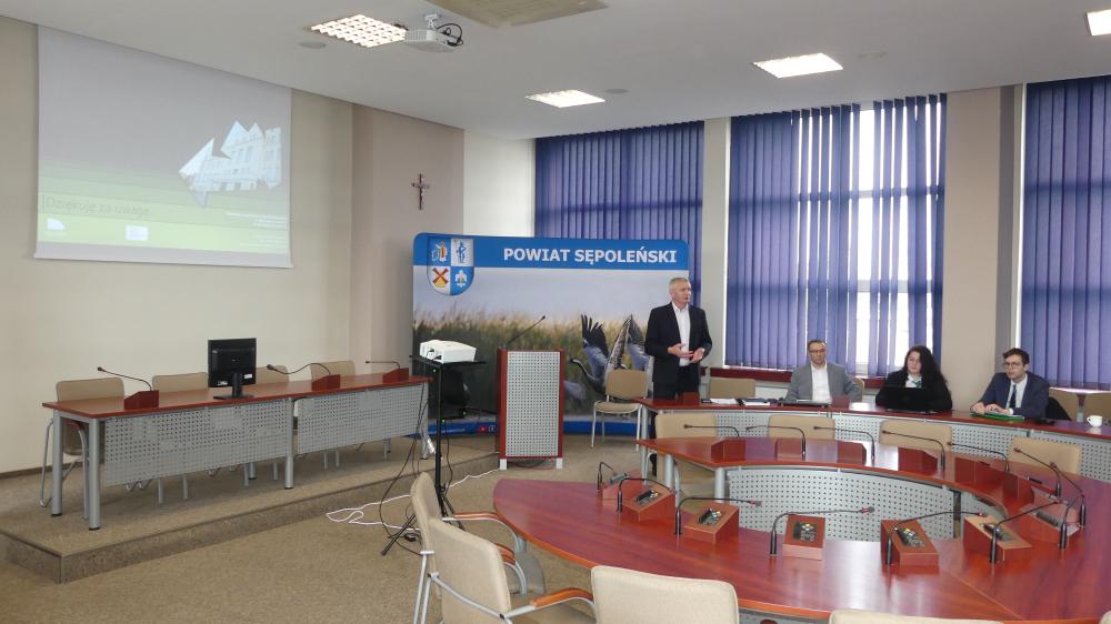 Zdjęcie galerii artykułu: Zdjęcie 12 ze spotkania informacyjnego z przedsiębiorcami. - Zdjęcie 12 ze spotkania informacyjnego z przedsiębiorcami.