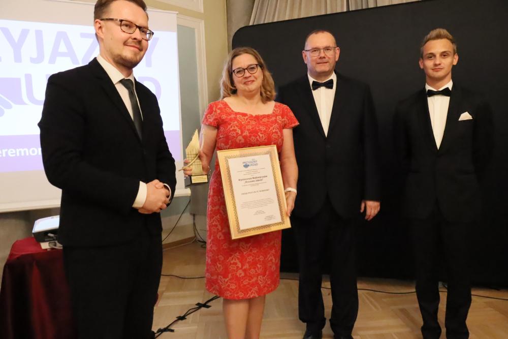 Przedstawiciele Urzędu Pracy m.st. Warszawy z nagrodami na Gali „Przyjazny Urząd”